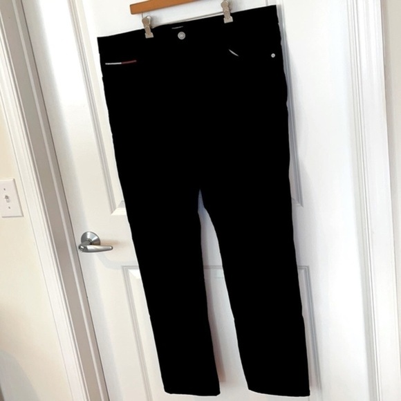 TOMMY HILFIGER | Men’s Black TOMMY JEANS Waist 36 Length 32. - Picture 5 of 9